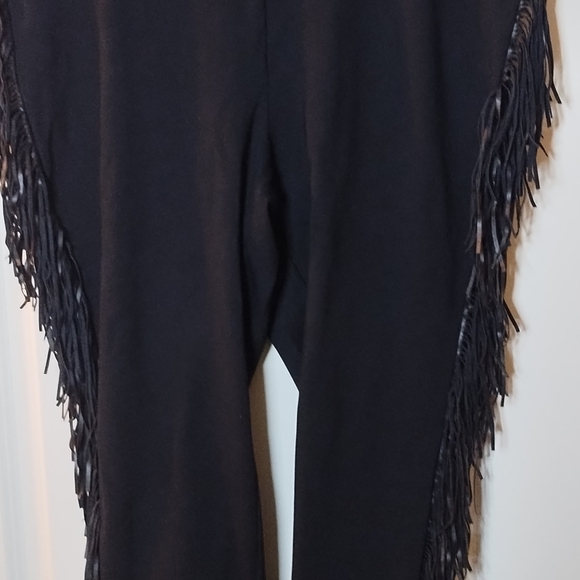 Giddy Up Cowgirl Fringe Capris - Picture 4 of 4